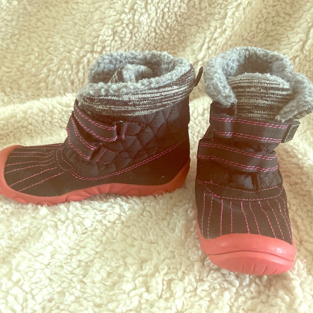 Carter’s Little Girls Fleece Boots, Size 10